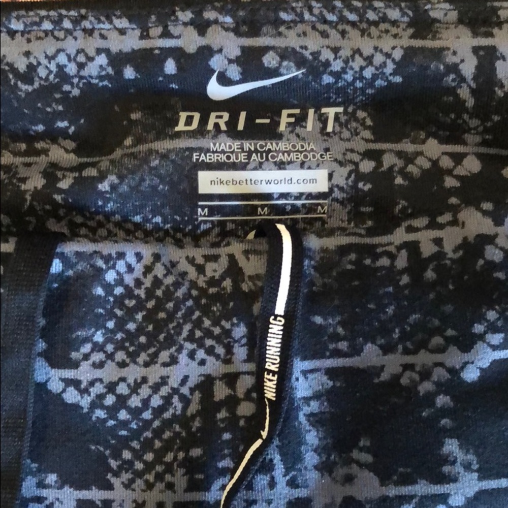 Nike Dri-Fit crop athletic pants